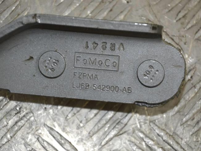 Петля крышки багажника Ford Kuga (2019-2023)