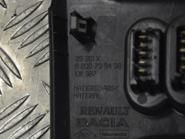 Накладка декоративная на торпедо Renault Logan 1 (2004-2014)