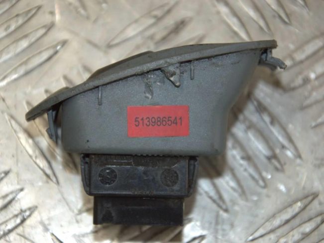 Кнопка стеклоподъемника переднего левого Renault Scenic 1 (1996-2003)