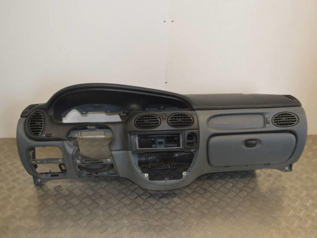 Панель передняя салона (торпедо) Renault Megane 1 (1996-2002)