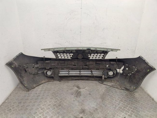 Бампер передний Renault Scenic 2 (2003-2009)