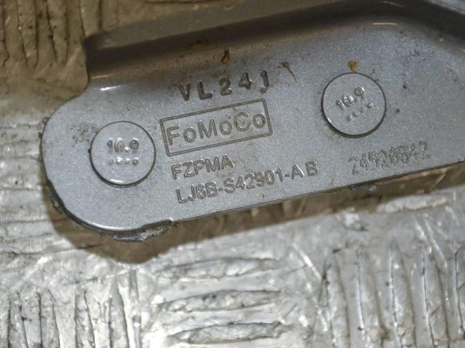 Петля крышки багажника Ford Kuga (2019-2023)