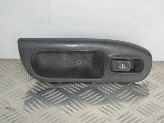 Кнопка стеклоподъемника Renault Scenic 1 (1996-2003)