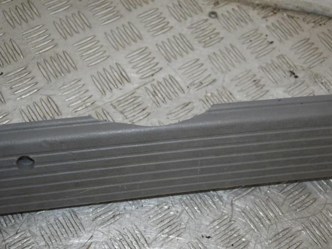Накладка на порог Kia Carnival (1998-2006)