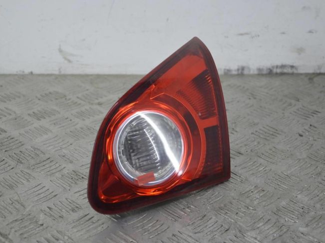 Фонарь крышки багажника правый Nissan Qashqai (J10) (2006-2014)