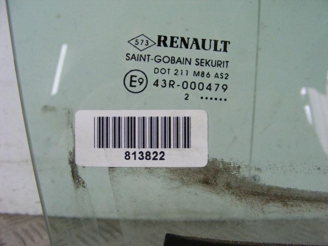 Стекло двери передней правой Renault Megane 3 (2009-2016)