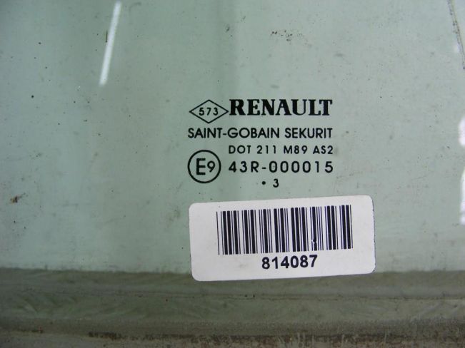 Форточка задняя правая Renault Megane 2 (2002-2008)