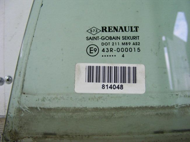 Форточка задняя левая Renault Megane 2 (2002-2008)