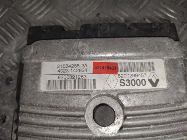 Блок управления двигателем Renault Scenic 2 (2003-2009)