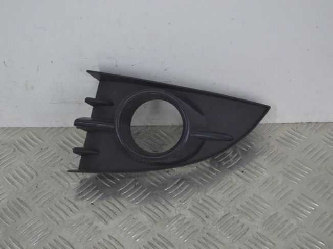Рамка фары противотуманной левой Renault Scenic 2 (2003-2009)