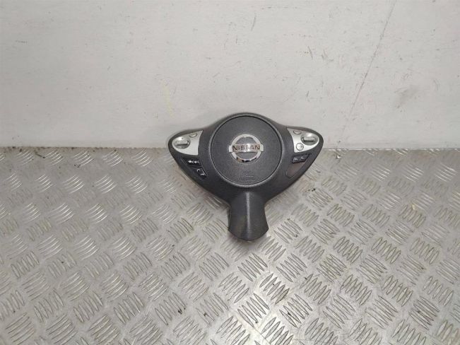 Подушка безопасности водителя Nissan Juke (2010-2019)