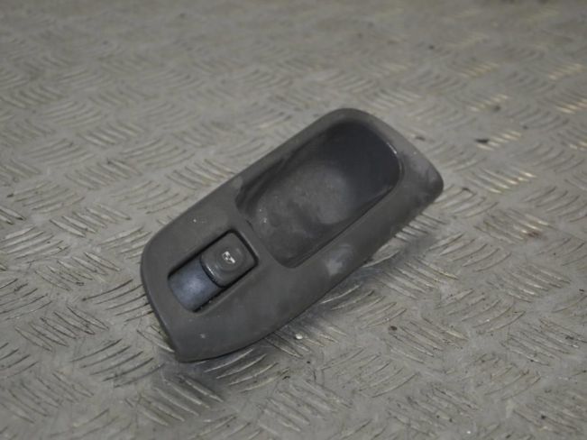 Кнопка стеклоподъемника переднего правого Renault Scenic 1 (1996-2003)