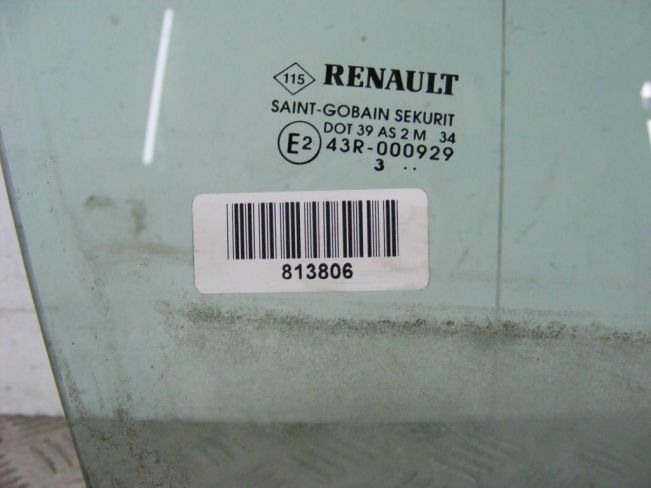Стекло двери передней правой Renault Megane 2 (2002-2008)
