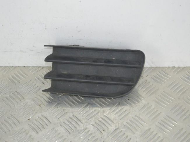 Рамка фары противотуманной левой Renault Megane 2 (2002-2008)