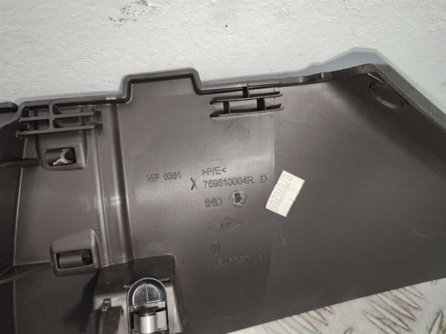 Накладка на порог внутренняя передняя правая Renault Grand Scenic 3 (2009-2016)