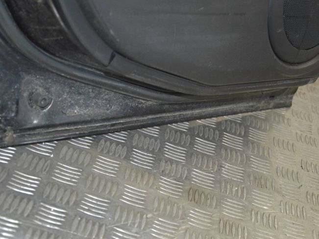 Дверь задняя левая Mitsubishi Outlander (2003-2007)