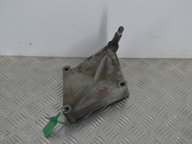 Кронштейн КПП Renault Scenic 1 (1996-2003)