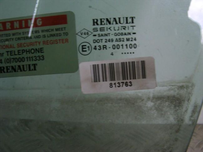 Стекло двери передней левой Renault Megane 2 (2002-2008)