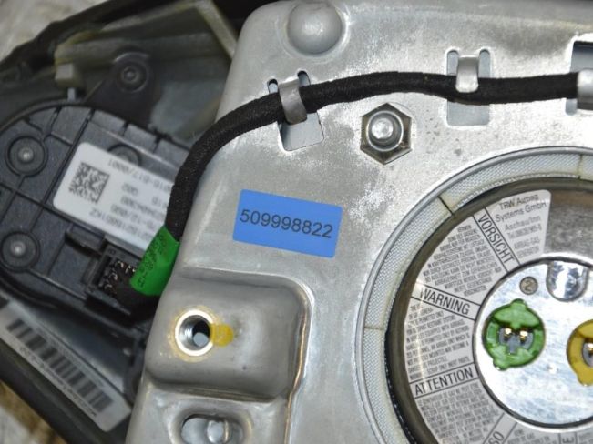 Подушка безопасности водителя Mercedes S W221 (2005-2013)