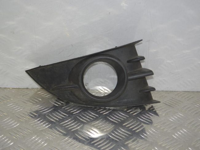 Рамка фары противотуманной правой Renault Laguna 2 (2001-2007)