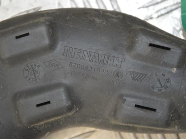 Патрубок воздушного фильтра Renault Logan 1 (2004-2014)