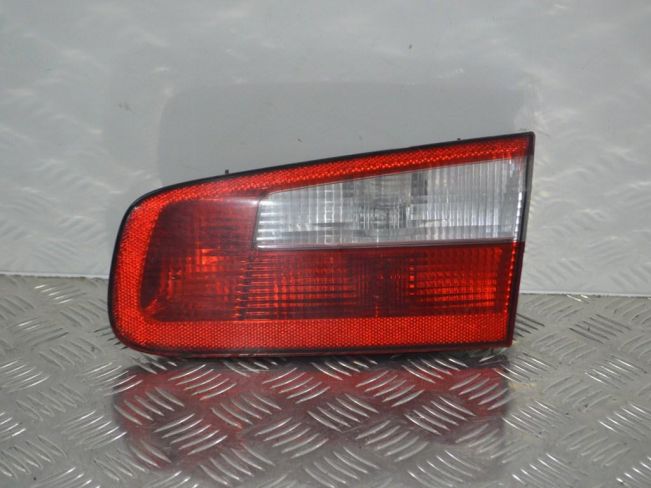 Фонарь крышки багажника правый Renault Laguna 2 (2001-2007)