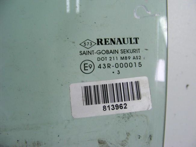 Стекло двери задней левой Renault Megane 2 (2002-2008)