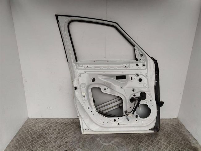 Дверь передняя левая Renault Scenic 4 (2016-2021)