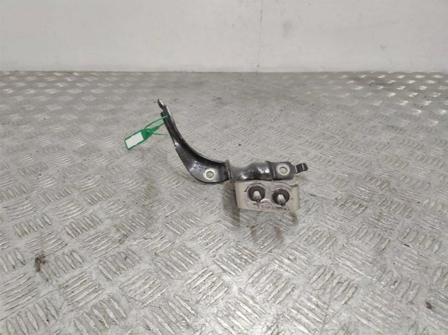 Петля крышки багажника Audi A4 (2004-2008)