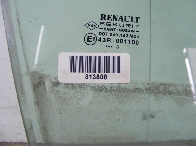 Стекло двери передней правой Renault Megane 2 (2002-2008)