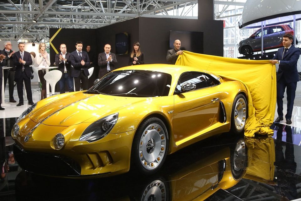 Willys AW 380