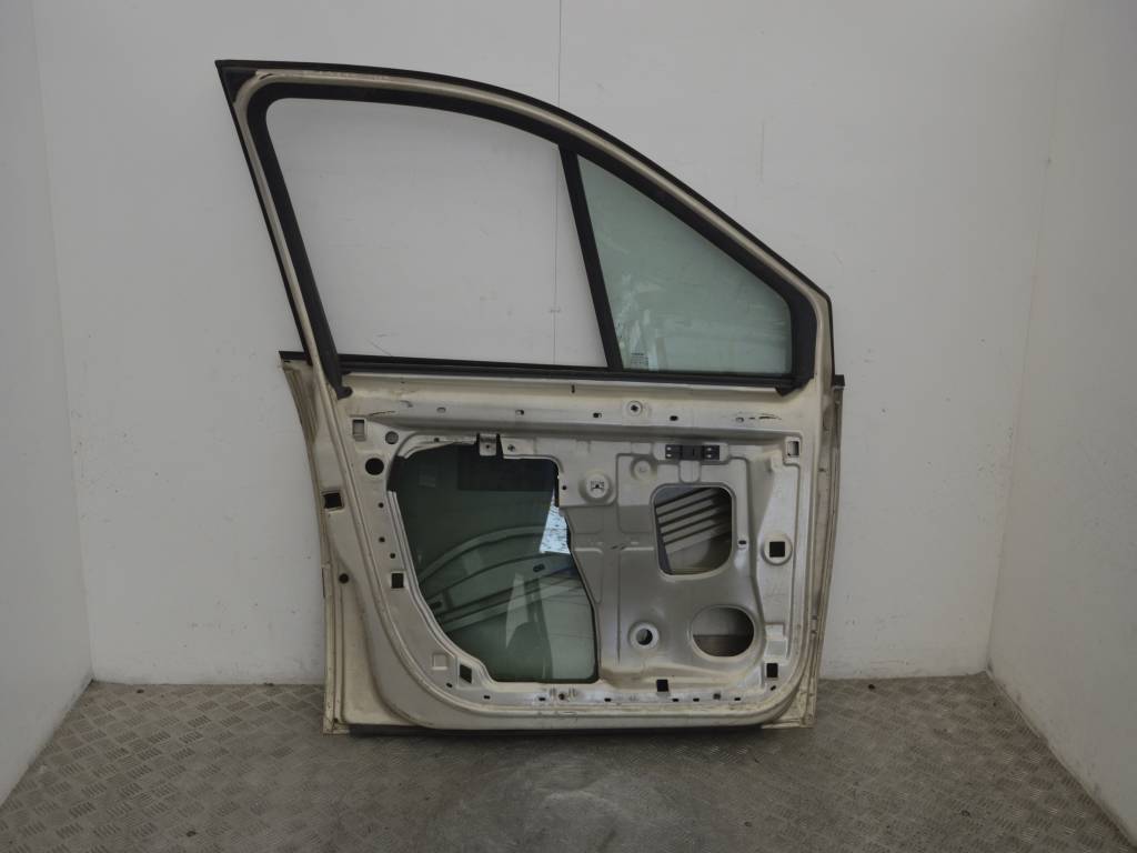 Дверь передняя левая Renault Scenic 2 (2003-2009)