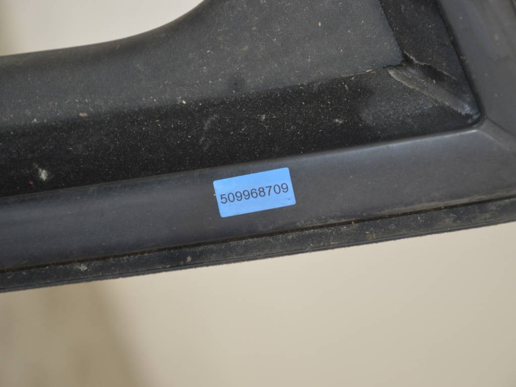 Дверь передняя левая Renault Scenic 2 (2003-2009)
