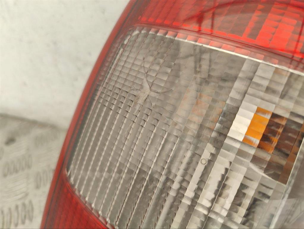 Фонарь задний правый Chrysler Voyager (2001-2008)