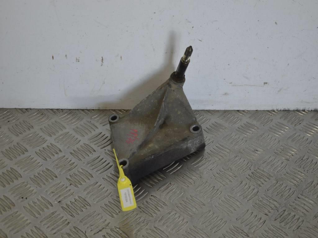 Кронштейн КПП Renault Scenic 1 (1996-2003)