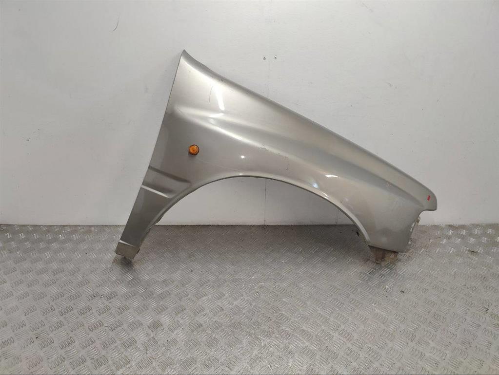 Крыло переднее правое Opel Frontera A (1992-1998)