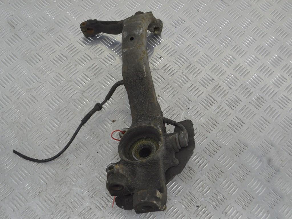 Кулак поворотный левый Audi A4 (1994-2000)