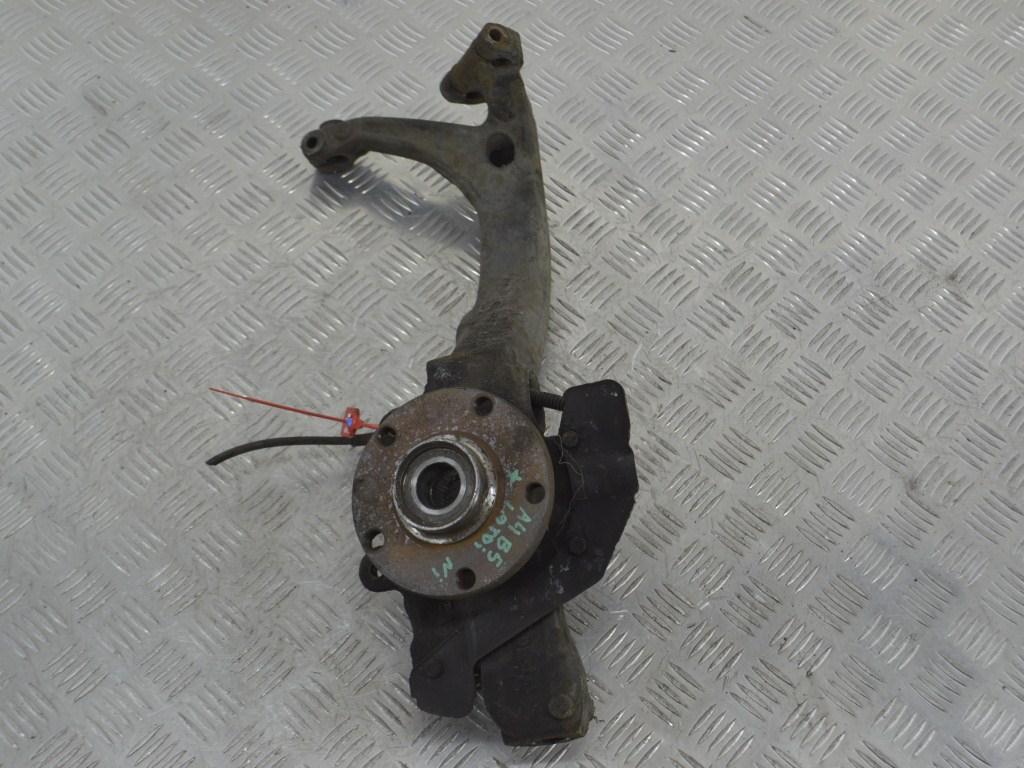 Кулак поворотный левый Audi A4 (1994-2000)