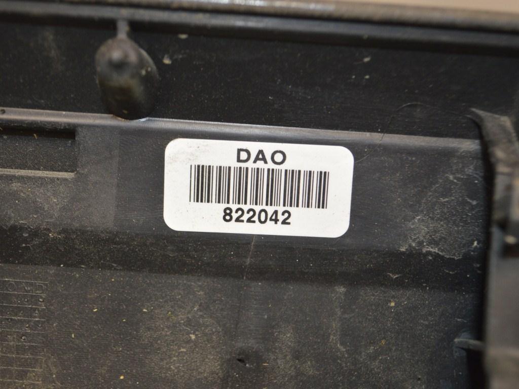 Молдинг двери передней правой
