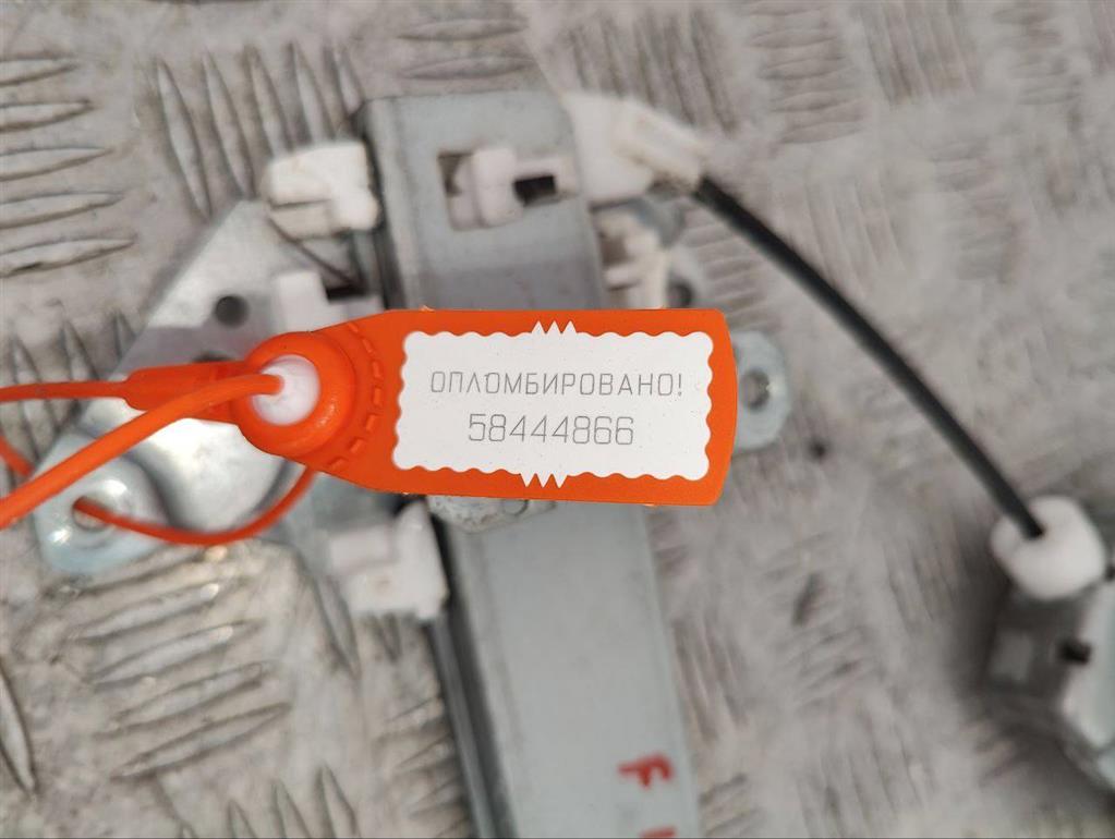 Стеклоподъемник электрический передний правый Nissan Juke (2010-2019)