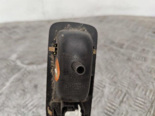 Кнопка стеклоподъемника заднего правого Renault Laguna 2 (2001-2007)