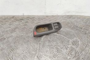 Кнопка стеклоподъемника переднего левого Renault Scenic 1 (1996-2003)
